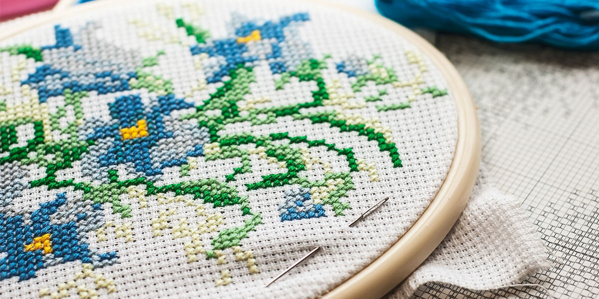 difference between embroidery and cross stitch